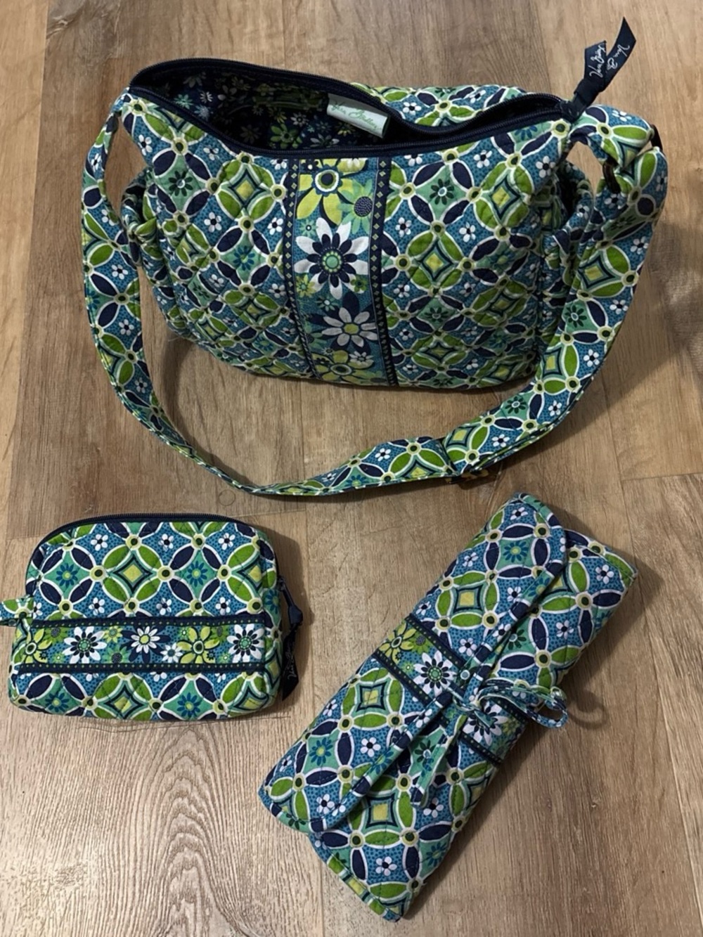 Vera Bradley Daisy Daisy 2008 Shoulder bag, makeup pouch and brush holder